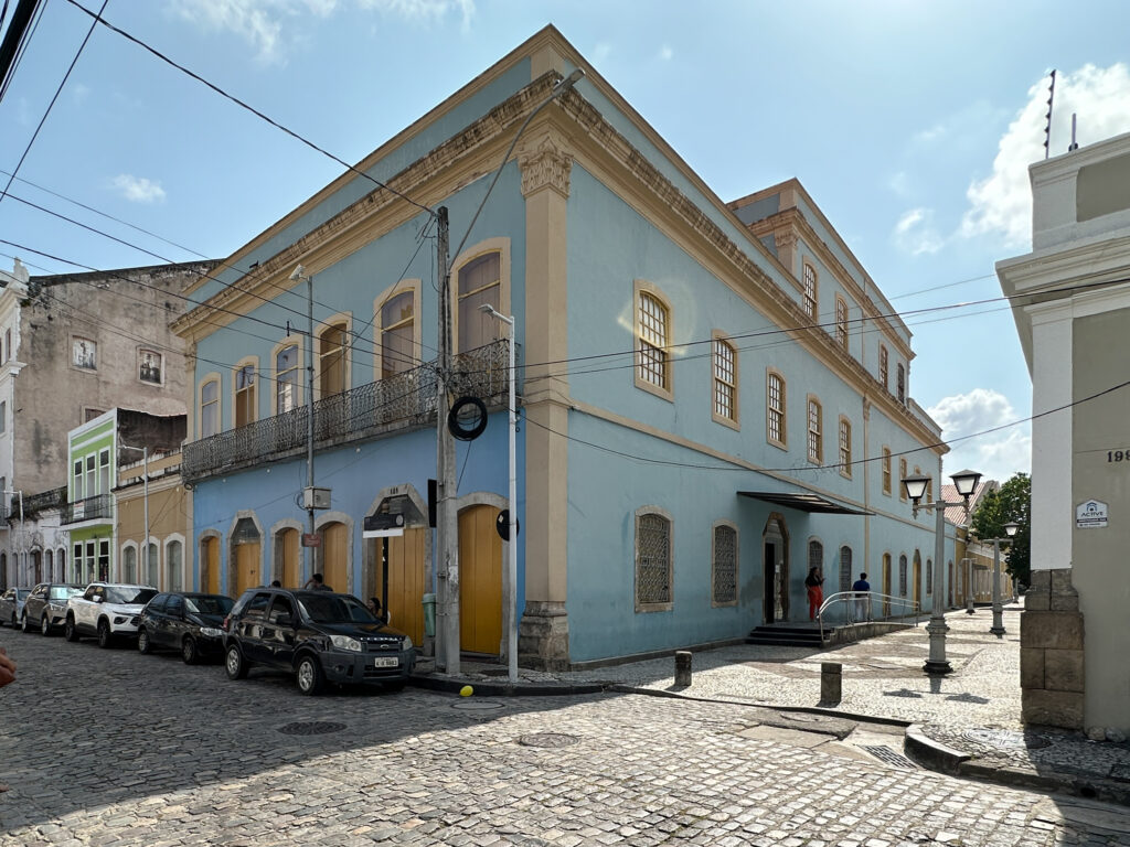 prédio porto midia